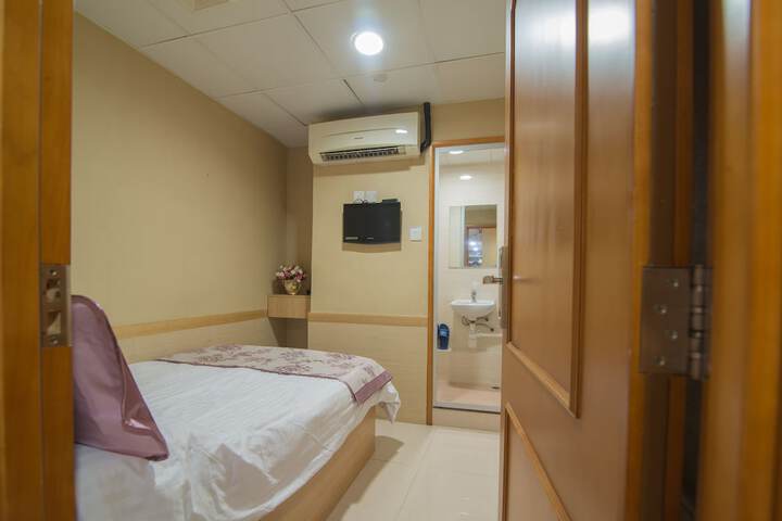 Room 20 of 110