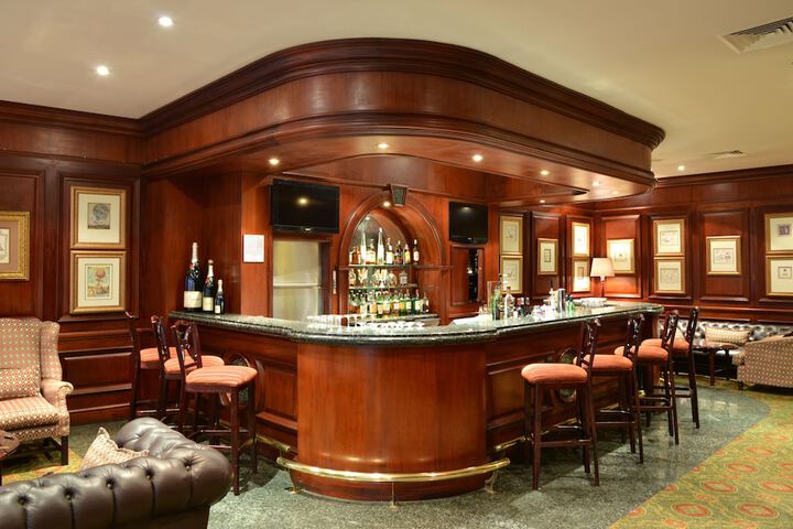 Lounge 74 of 93