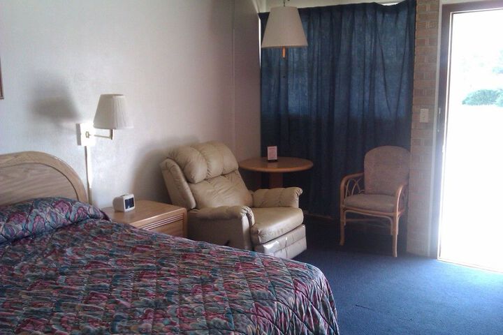 Room 8 of 11