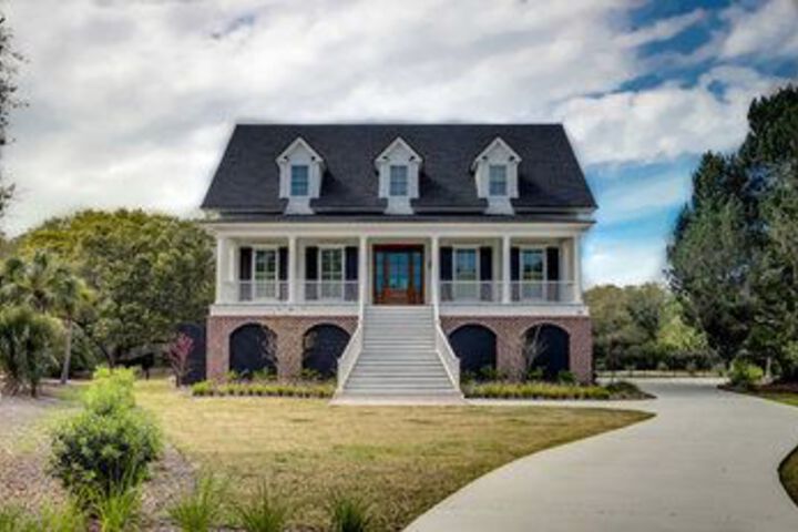 Photo of 4000 Comer 5 Br Home by RedAwning