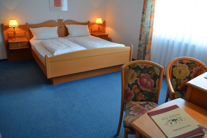 Room 5 of 15