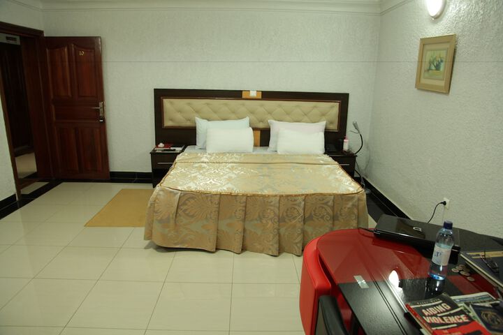 Room 17 of 60