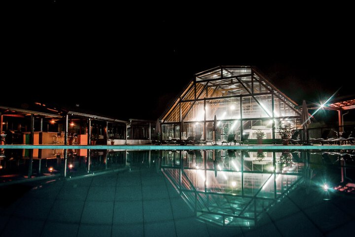 Hotel Pool