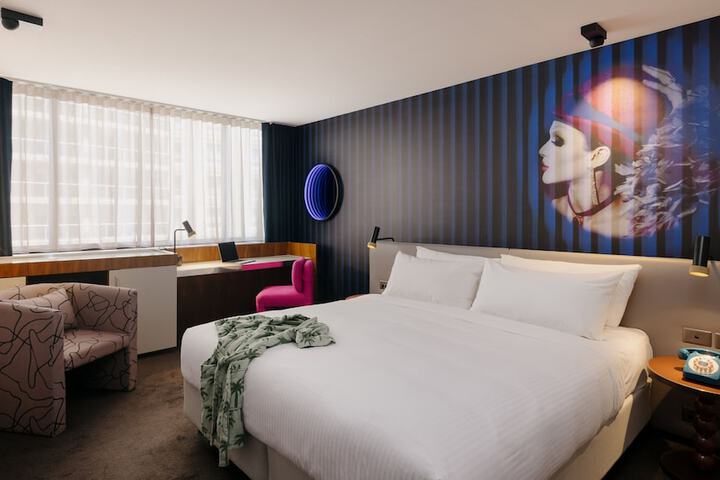 Room 10 of 74