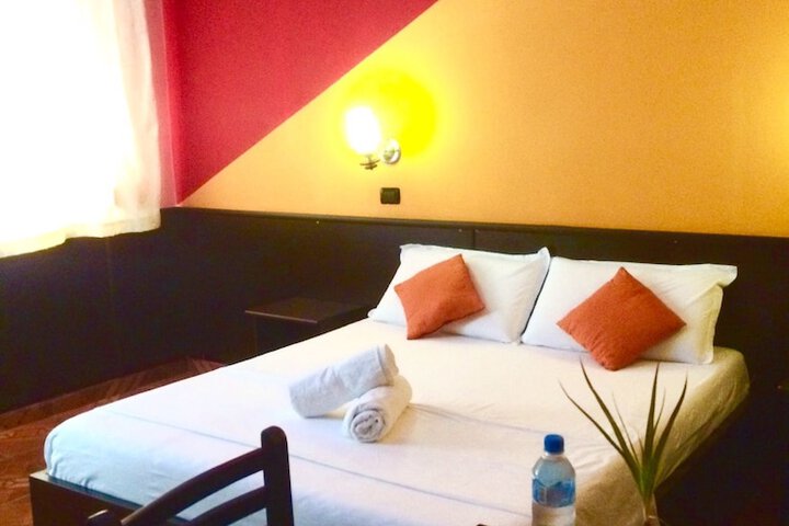 Room 5 of 24