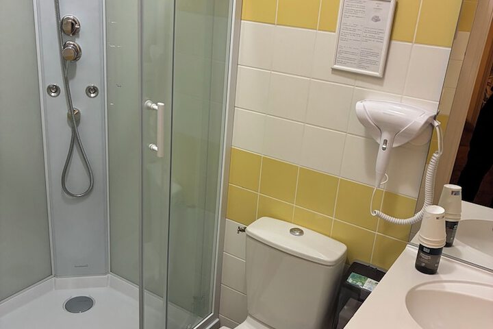 Room 18 of 35