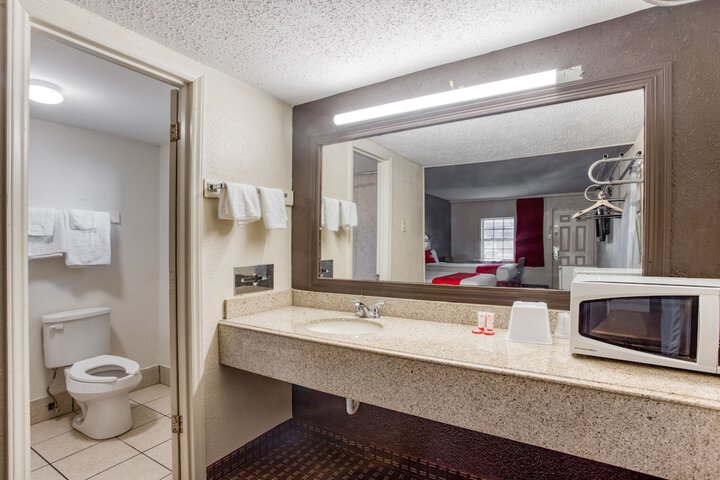 Room 20 of 28