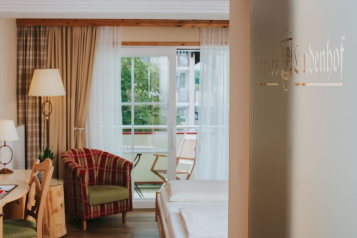 Room 45 of 193