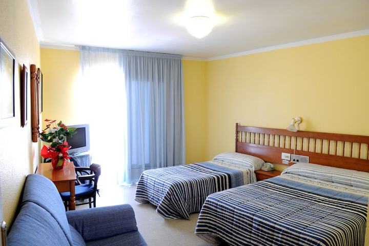 Room 3 of 6