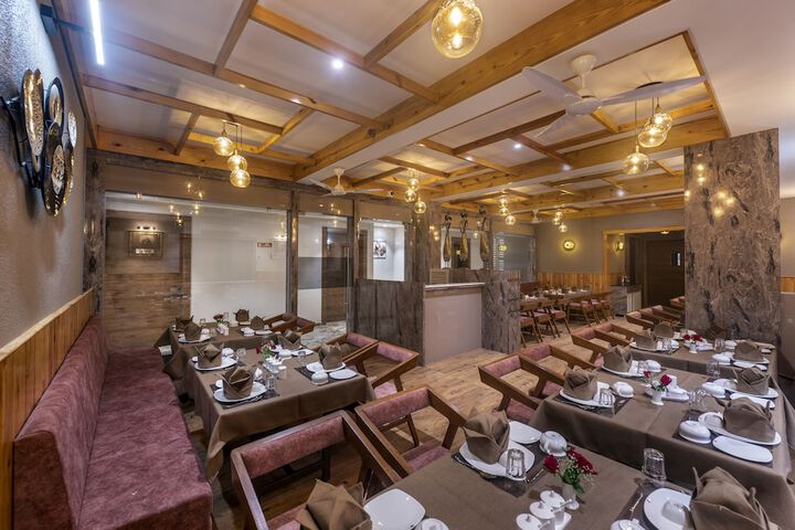 Dining 16 of 16