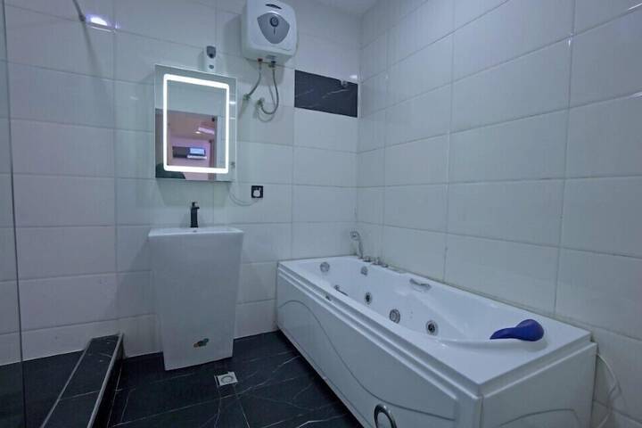 Room 13 of 24