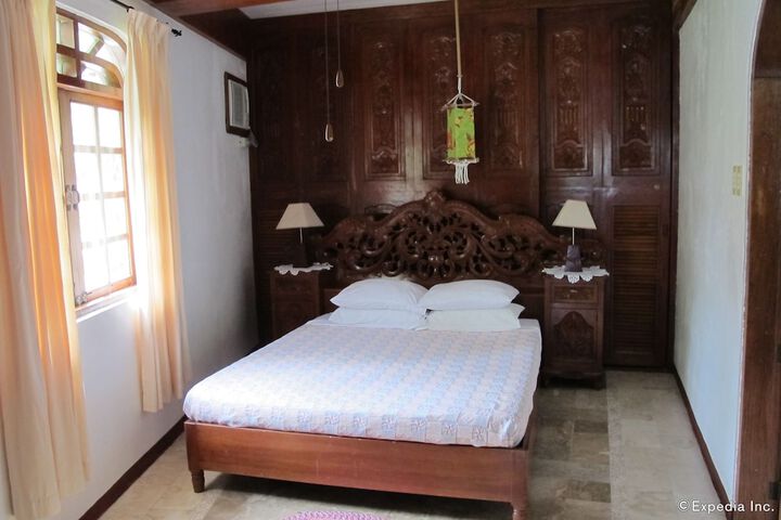 Room 15 of 99