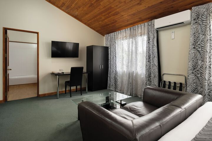 Room 43 of 81