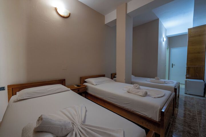 Room 15 of 178
