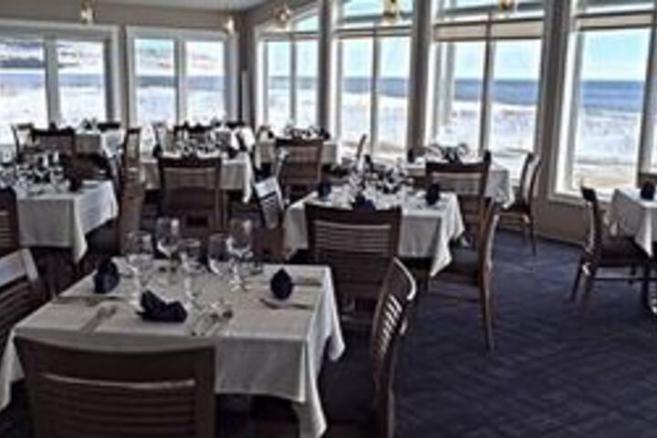 Dining 9 of 12