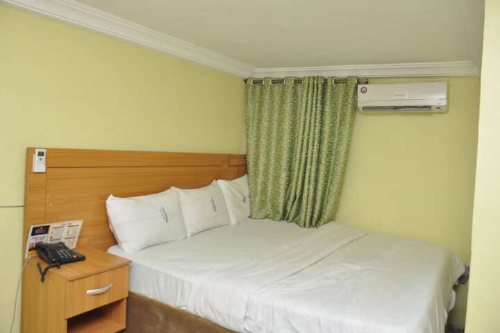 Room 5 of 14