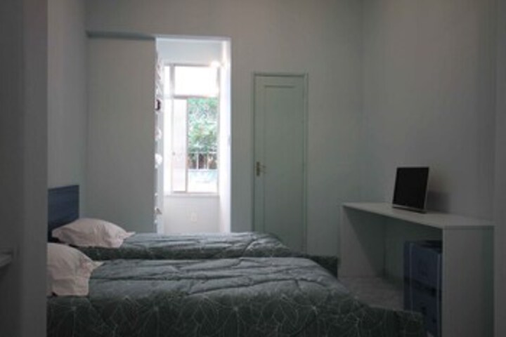 Room 18 of 28
