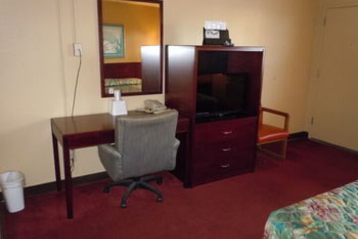 Room 7 of 24