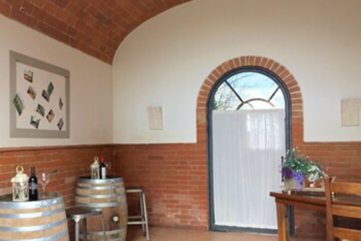 Ballroom/Hall 3 of 21