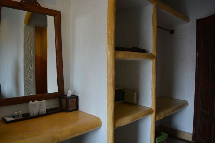 Room 22 of 46