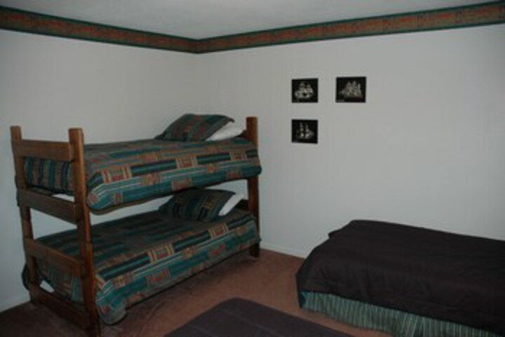 Room 196 of 250