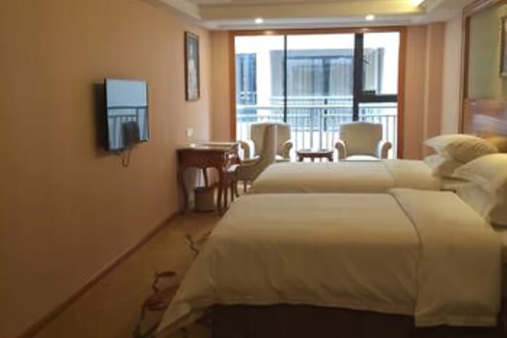 Room 4 of 22