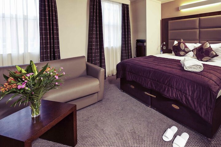 Room 32 of 105