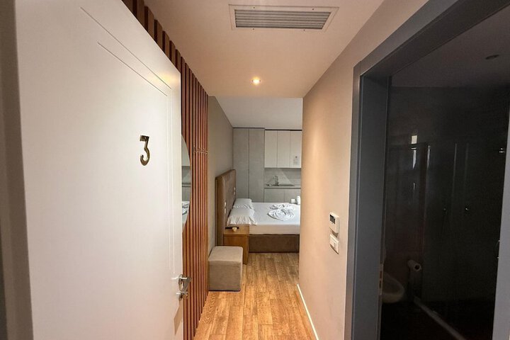 Room 7 of 34