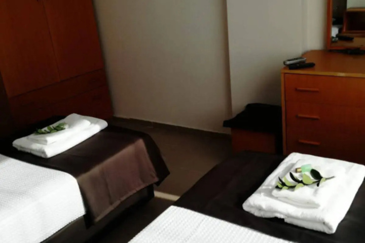 Room 10 of 10