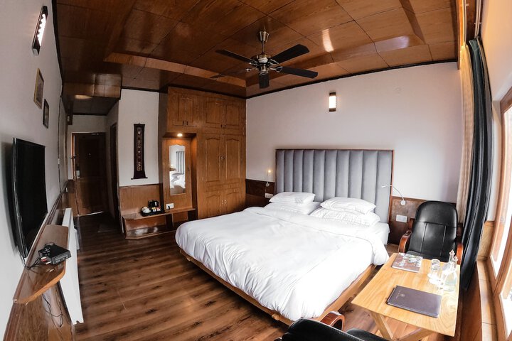 Room 7 of 27
