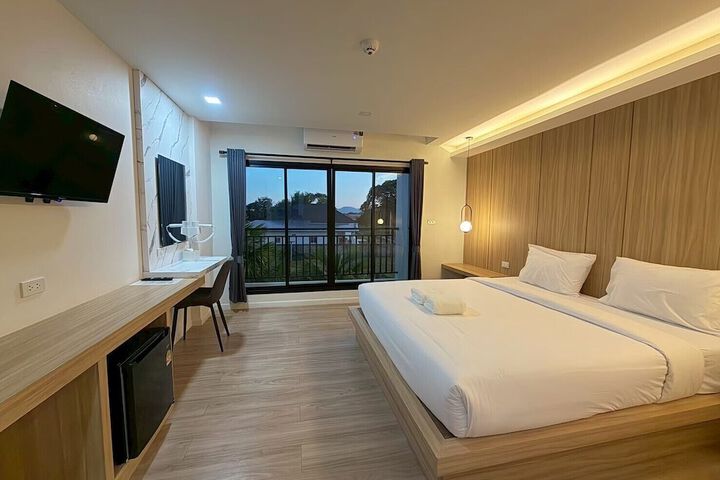 Room 4 of 13