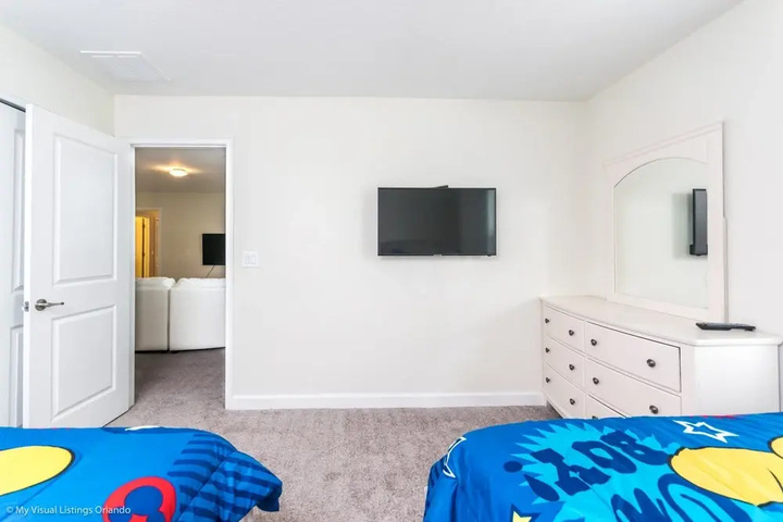 Room 6 of 30