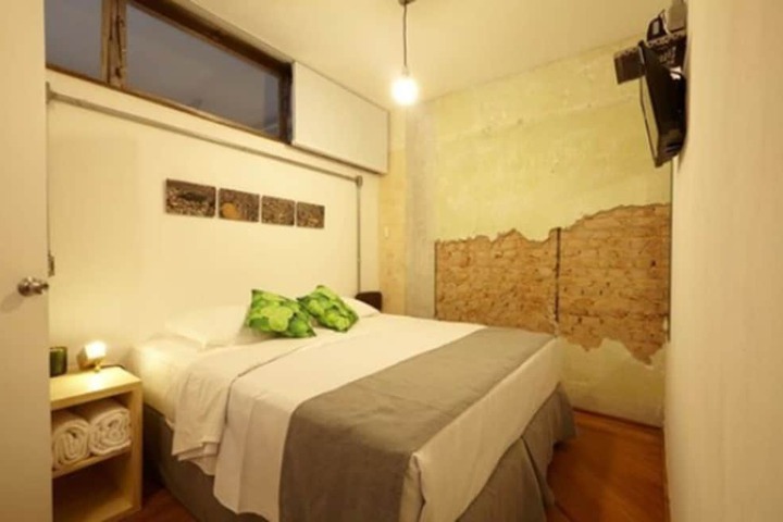 Room 5 of 82