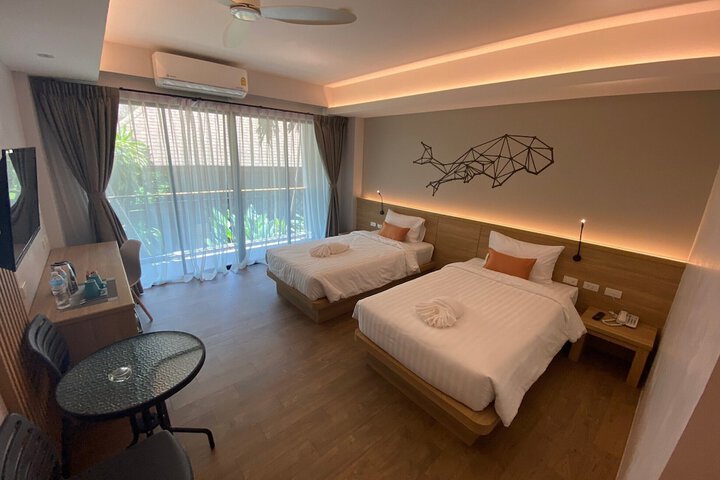 Room 26 of 102