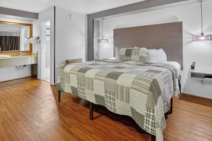 Room 15 of 43