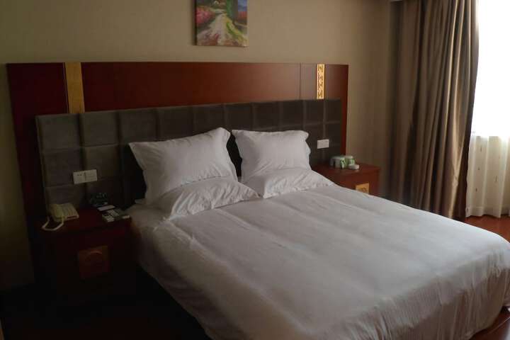 Room 6 of 51