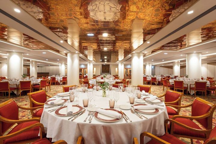 Banquet hall