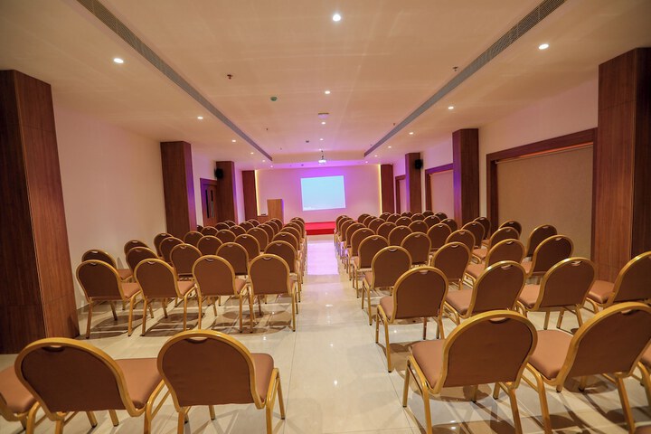 Ballroom/Hall 51 of 61