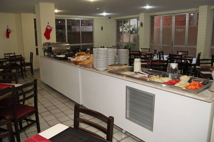 Dining 54 of 66
