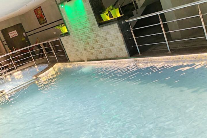 Pool 31 of 39