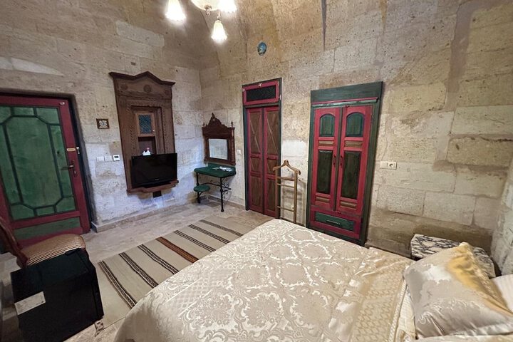 Room 44 of 75