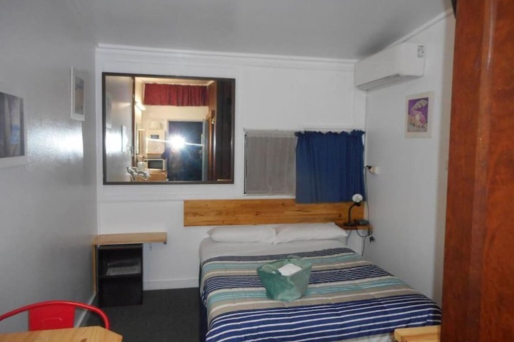 Room 13 of 29