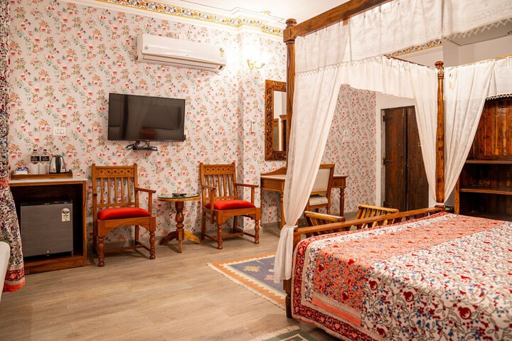 Room 15 of 36