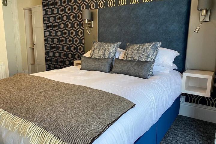 Room 6 of 20
