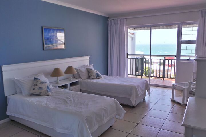 Room 14 of 25