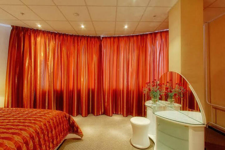 Parus Hotel