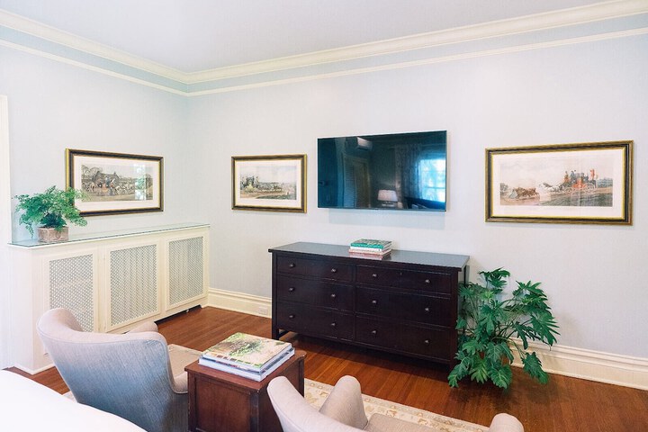 Room 40 of 176