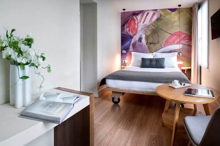 Room 10 of 46