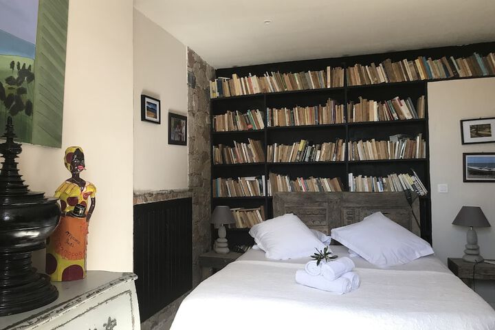 Room 21 of 144