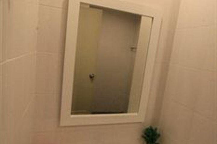Room 10 of 42